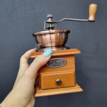 آسیاب دستی چوبی
