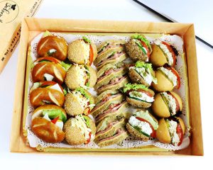 انواع ساندویچ و پنینی در منو کافی شاپ‌ها